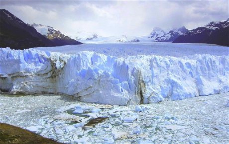 Carving glacier, Patagonia