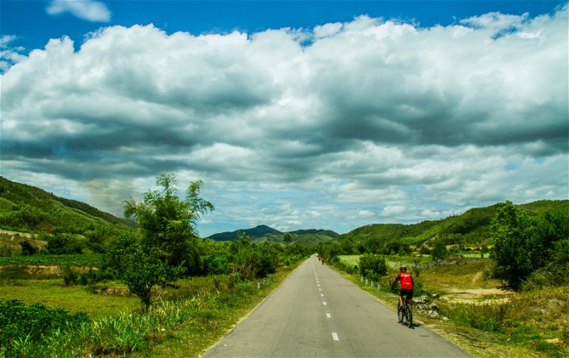 Quiet backroads cycling in Vietnam