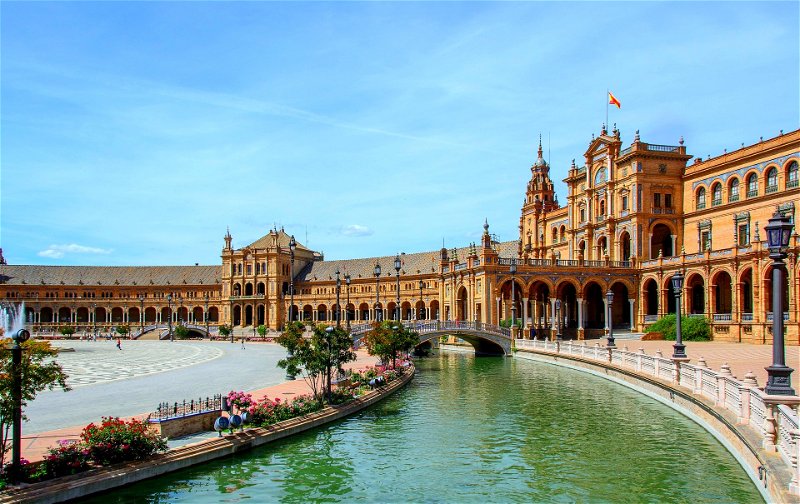 Seville'e enchanting Plaza