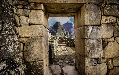 Looking through to Huayna Picchu